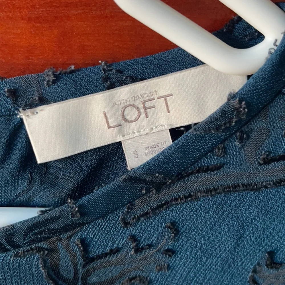 LOFT blouse - Picture 4 of 4